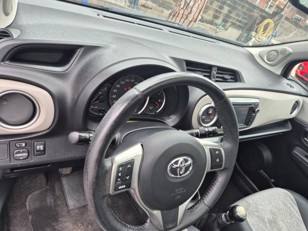 Toyota Yaris 1.4 D-4D 5 porte Lounge - Foto 9