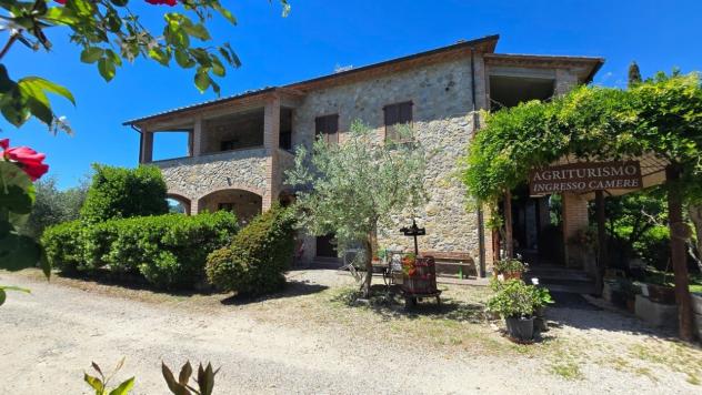 Agriturismo in vendita a Baschi