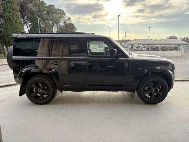 LAND ROVER Defender 110 3.0D I6 250 CV AWD Auto X-Dynamic HSE rif. 23739151 - Foto 4
