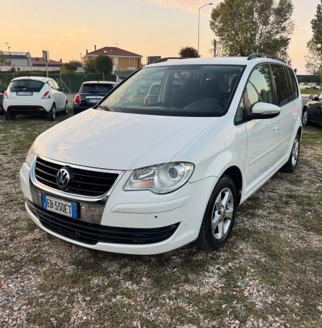Volkswagen Touran 1.9 TDI 105CV DPF Trendline DSG - Foto 9