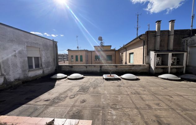 Edificio polifunzionale nel pieno centro urbano di Cecina - Foto 5