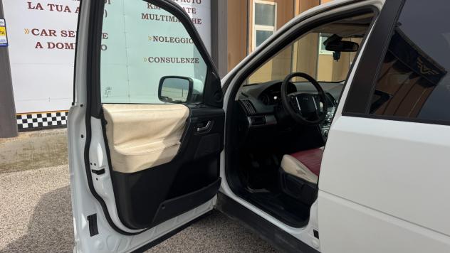 Land Rover Freelander 2.2 SD4 S.W. HSE 150CV - 2013 - Foto 9