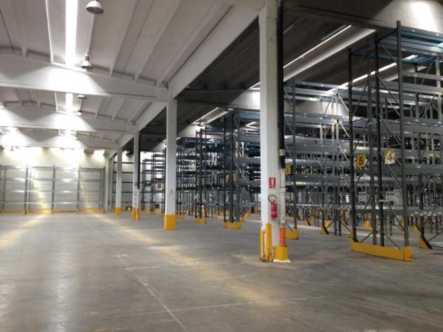 BOLOGNA NORD (CASTEL MAGGIORE) - AFFITTASI CAPANNONE AD USO LOGISTICO DI 11.000 MQ