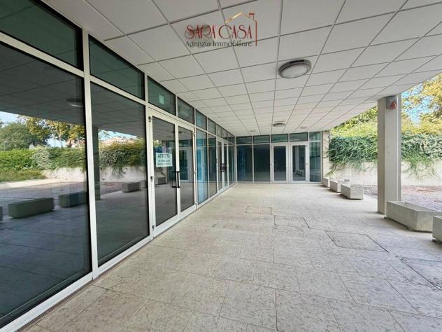 Ampio locale commerciale all'interno del Centro Marconi - Foto 13
