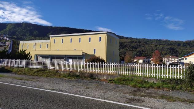 capannone con 2 alloggi con terreno edificabile - Foto 2