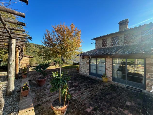 CASALE di 15 vani e di 491 mq (FIGLINE E INCISA VALDARNO - LOCALITA' BADIA MONTESCALARI) rif. V-2178 - Foto 4