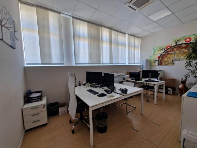 Immobile di 2545 m² con più di 5 locali in vendita a Lainate - Foto 17