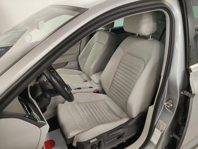 Volkswagen Passat Alltrack 2.0BiTDI 4MOTION DSG BMT Pelle FariLED - Foto 4