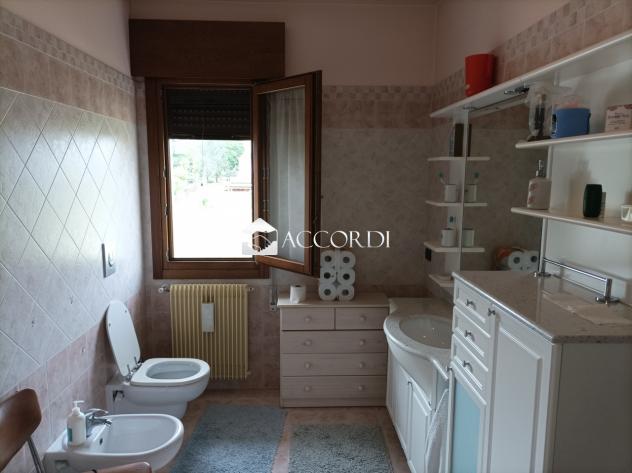 CASA INDIPENDENTE di 10 vani e di 620 mq (SANTA LUCIA DI PIAVE) rif. RAZ08 - Foto 17