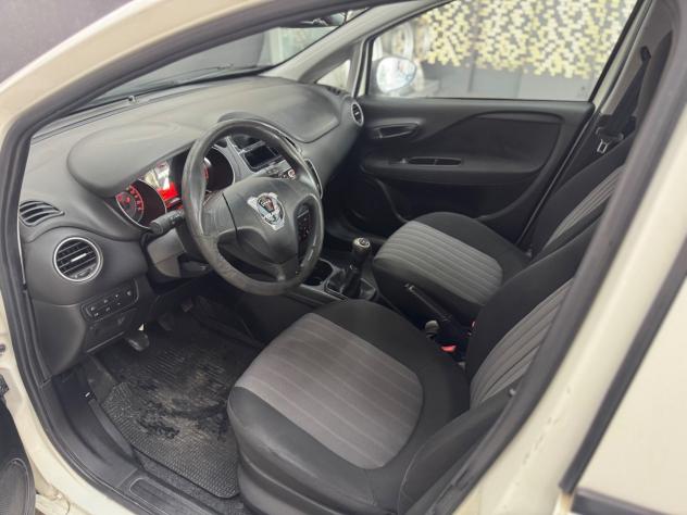 Fiat Punto 1.3 MJT 95CV 5 porte 4 posti - Foto 10