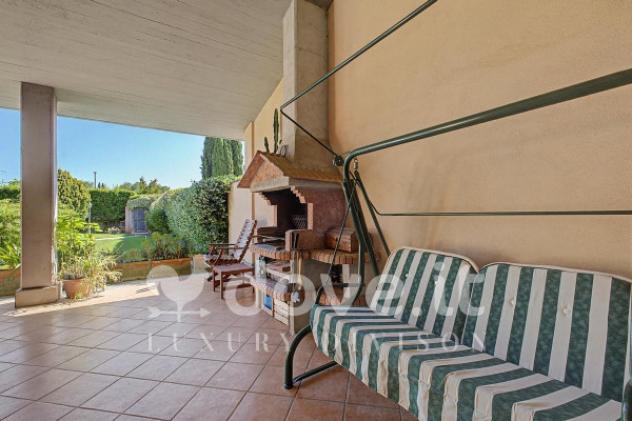 Villa di 350 m² con più di 5 locali e box auto doppio in vendita a Roma - Foto 3