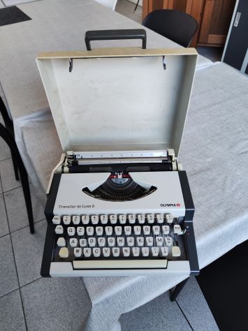 MACCHINA DA SCRIVERE OLYMPIA TRAVELLER DE LUXE S VINTAGE - Foto 2
