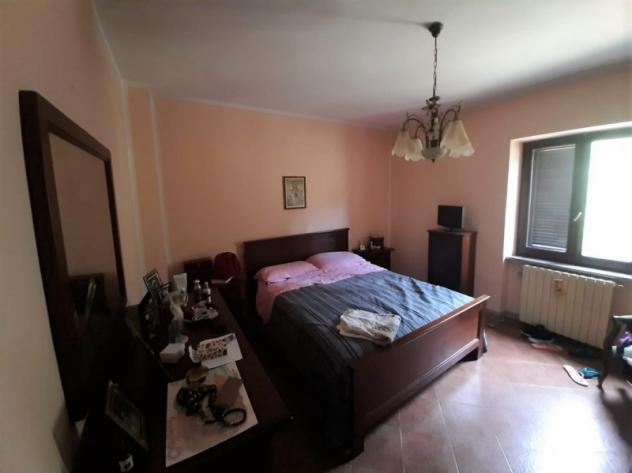 Orvieto - Ampia proprietà ideale per tre o quattro unità abitative con terreno in vendita a pochi minuti da Orvieto - Foto 10
