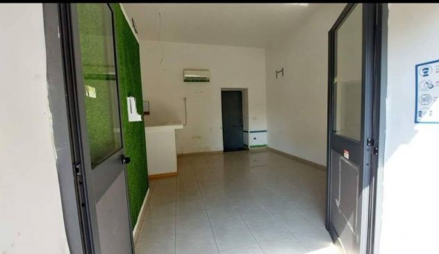 LOCALE COMMERCIALE DI 35 MQ O VARI USO VIA ARCORA CASALNUOVO NA. - Foto 5