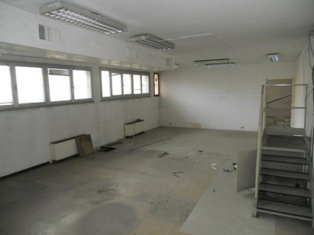 Immobile di 495 m² con più di 5 locali in vendita a Pero - Foto 13
