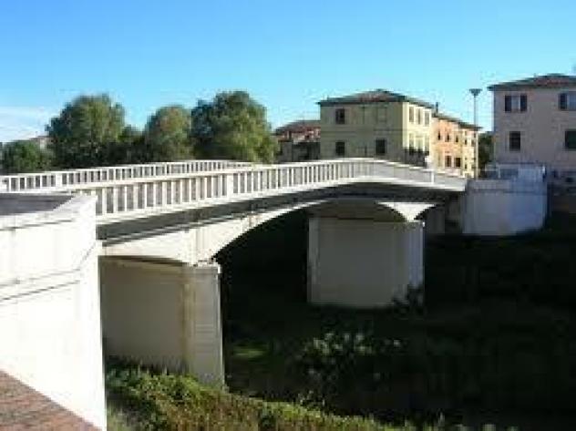 Locale comm.le/Fondo in vendita a Pontedera 42 mq  Rif: 1225025