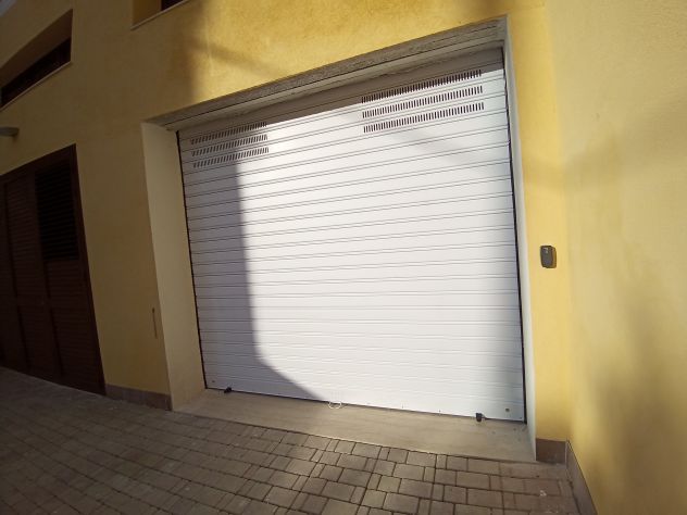 SCALA GRECA:GARAGE DI RECENTISSIMA COSTRUZIONE , 25 MQ