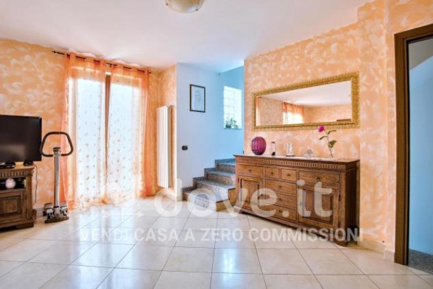 Villetta a schiera di 160 m² con 4 locali e posto auto in vendita a Cunardo - Foto 5