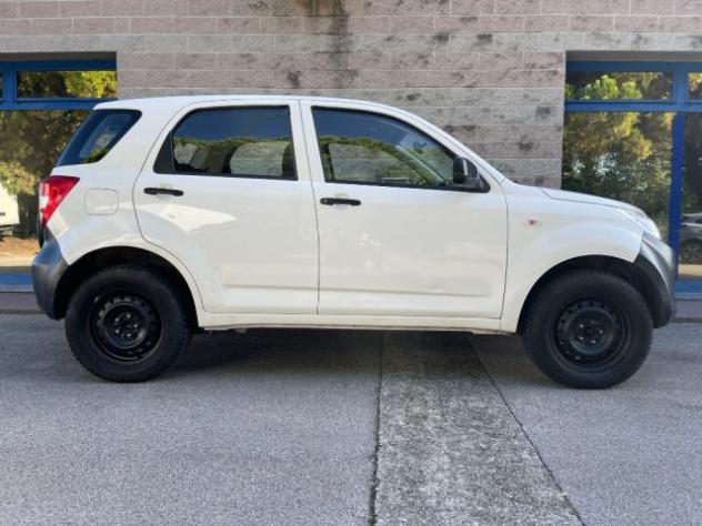 DAIHATSU Terios 1.3 86CV SX 4X4 5 P CLIMA RADIO CD GANCIO TRAINO rif. 23664236 - Foto 2