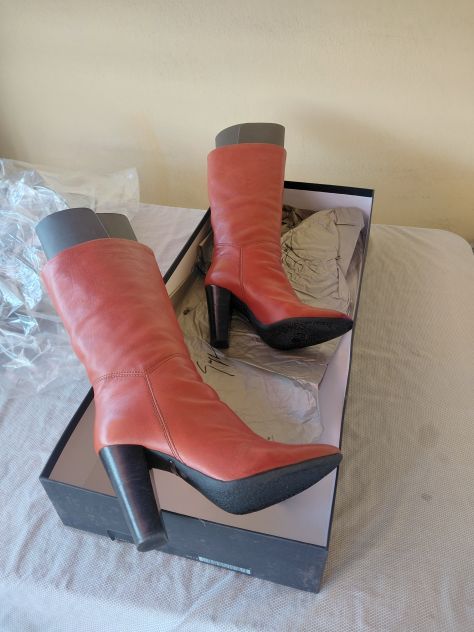 Vendo stivali della GIUSEPPE ZANOTTI