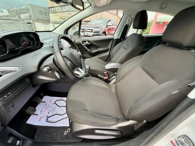Peugeot 208 BlueHDi 75 5 porte black line 2017 - Foto 9