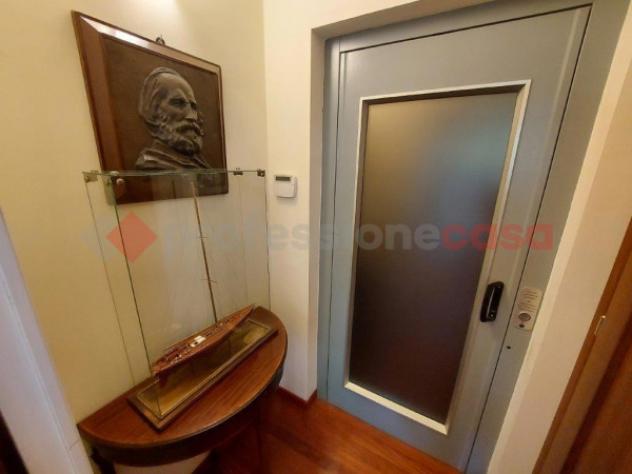 Villa di 550 m² con più di 5 locali e box auto doppio in vendita a Borgo Ticino - Foto 16