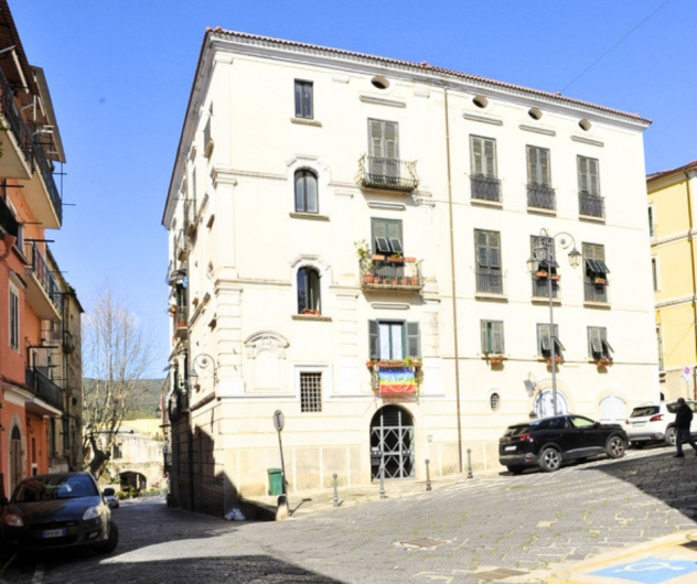 Pentalocale in vendita a Eboli