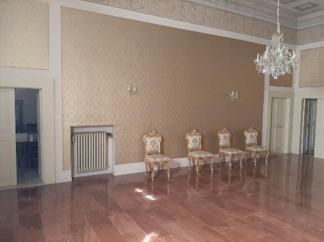 Orvieto centro - Ampio appartamento al piano nobile con terrazza in vendita in posizione centrale - Foto 2
