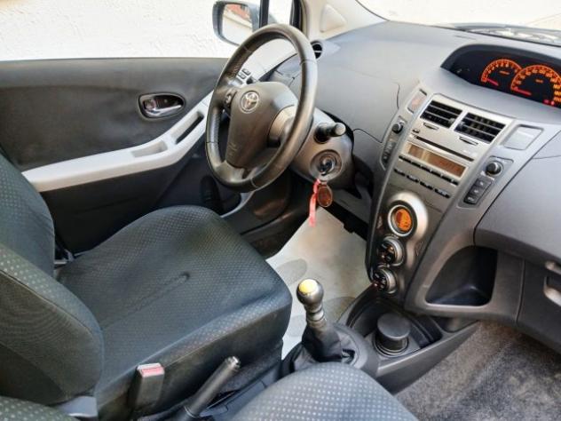 TOYOTA Yaris 1.3 5 porte Sol rif. 23887173 - Foto 9