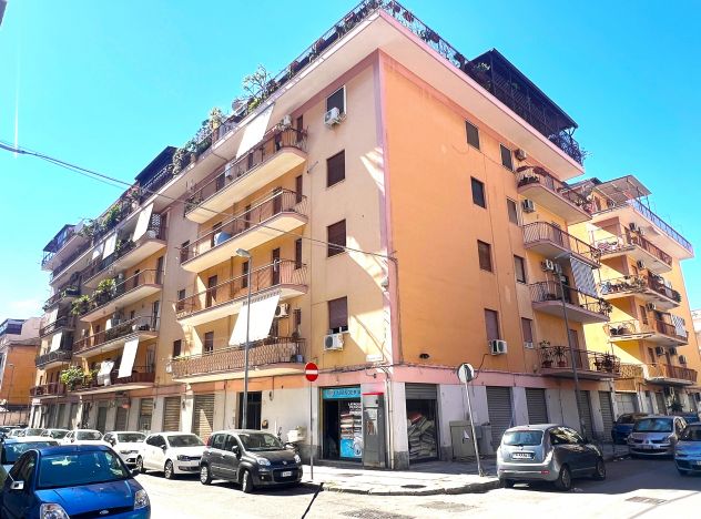 Palermo – Via Aloisio Juvara 42/n | Appartamento di 94 mq con ampio balcone