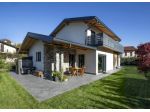 VILLA BIFAMILIARE CON GIARDINO E BOX AUTO