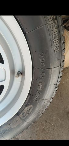 Cerchio e gomma Ferrari - Foto 7
