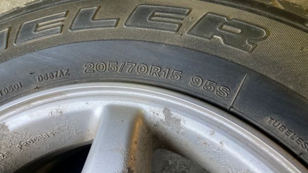 Ruota di scorta 15 pollici Daihatsu Terios del 2003 - Foto 3