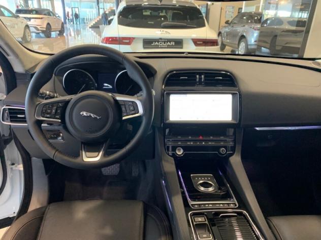 JAGUAR F-Pace (X761) F-Pace 2.0 D 240 CV AWD aut. Prestige - Foto 9