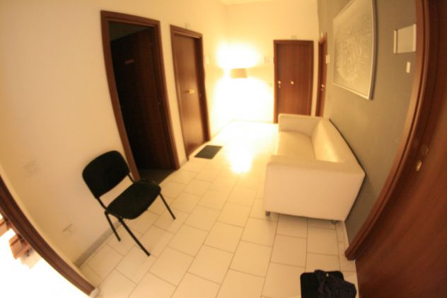 Temporary office in centro vigilato con parcheggi - Foto 4