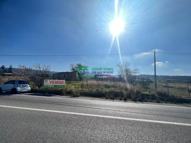 TERRENO CON ACCATASTAMENTI RURALI - Foto 7