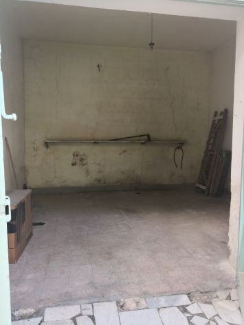 Affitto garage auto in più doppio posto auto di cui uno scoperto