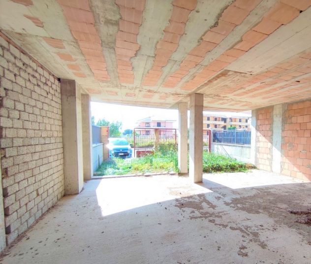 VILLA CON GIARDINO DA COMPLETARE - VIA CASTEL VOLTURNO - MONDRAGONE - Rif. V2476 - Foto 4