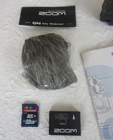 ZOOM Q4 HANDY RECORDER Videocamera con accessori + SD Card - Foto 3