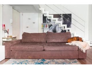 Chic Retro Fashion Loft with Courtyard