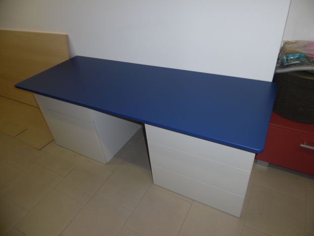 1 RIPIANO PER SCRIVANIA/TAVOLO IN OTTIME CONDIZIONI,ROBUSTO,IN LEGNO,PER CASA/UF - Foto 2