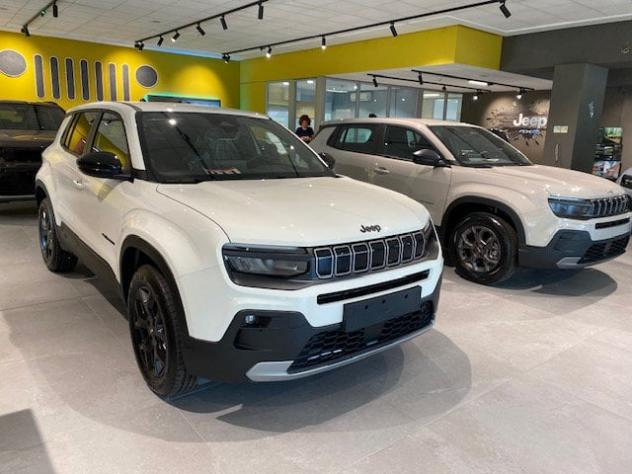 Jeep Avenger e-Hybrid 1.2 MHEV e-Hybrid Turbo Black Edition - Foto 4