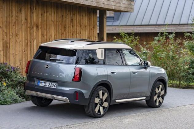 MINI Mini SE ALL4 Favoured Countrym.(U25) rif. 23759987 - Foto 8