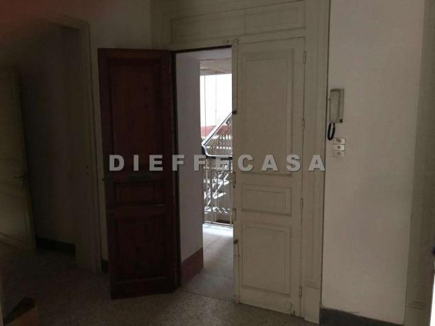 V1929 - In vendita a Marsala casa con negozio