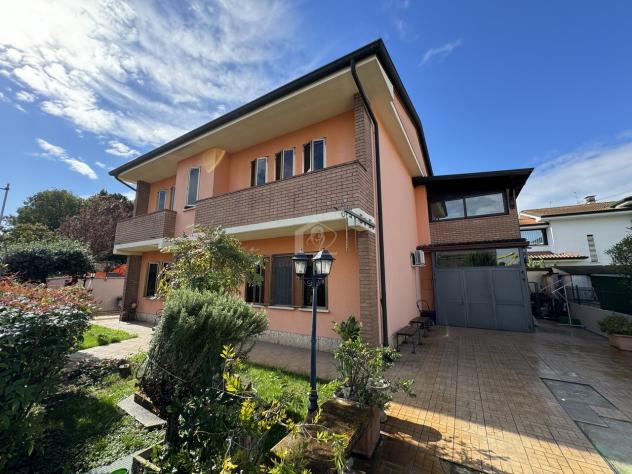 Suzzara vendesi casa indipendente 8 vani 280 Mq