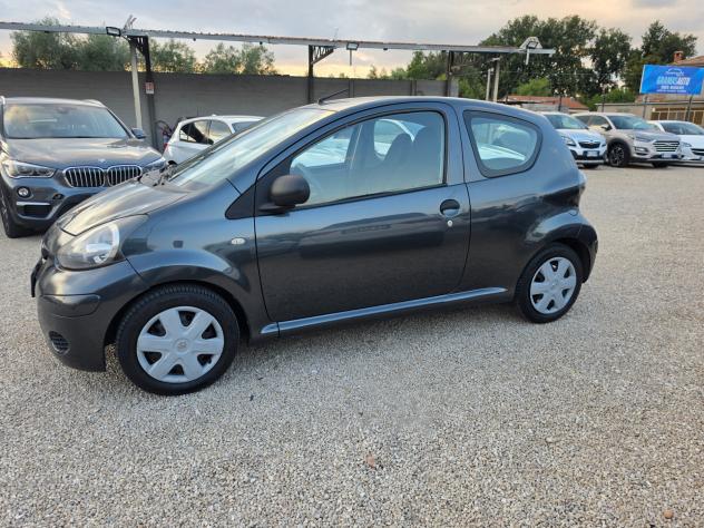 Toyota Aygo 1.0 12V VVT-i 3 porte Sol Connect - Foto 2