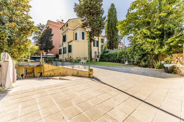Bellissima Villa Liberty nel Cuore di Città Giardino, a Reddito - Foto 12