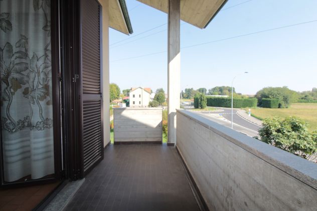 SULBIATE-Porzione di bifamiliare con giardino - Foto 2