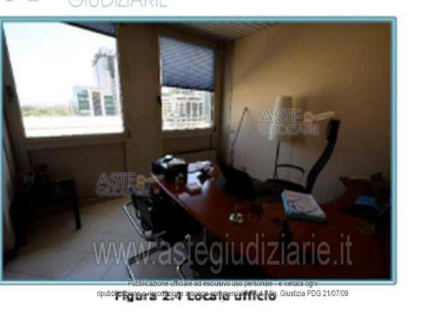 IMMOBILI-IMMOBILE COMMERCIALE-Via Taddeo da Sessa, 80143 Napoli NA, Italia