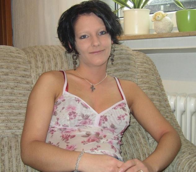 SilvanaAzu: 31 anni. Occhi Blu.In cerca di uomo vicino a Camogli Tel: